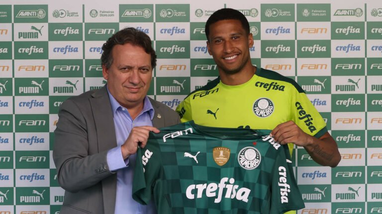 Murilo se apresenta no Palmeiras e fala como pode atuar em campo