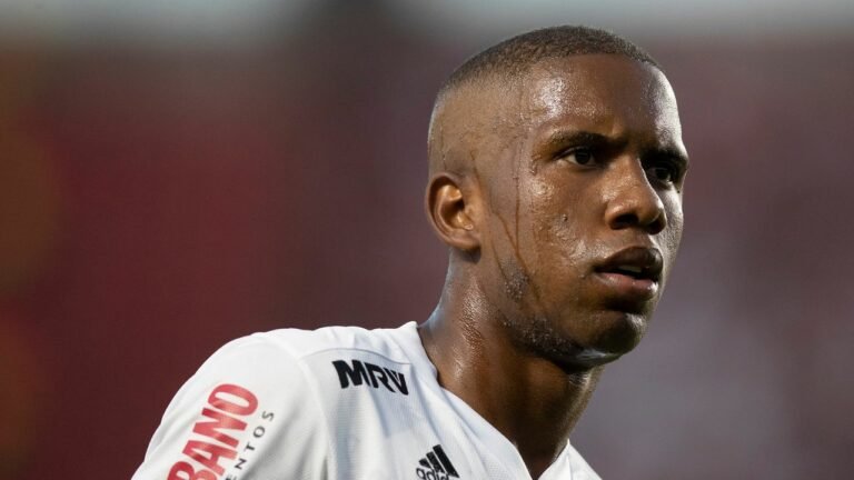 Jonas Toró treina separado e deve ser negociado pelo São Paulo