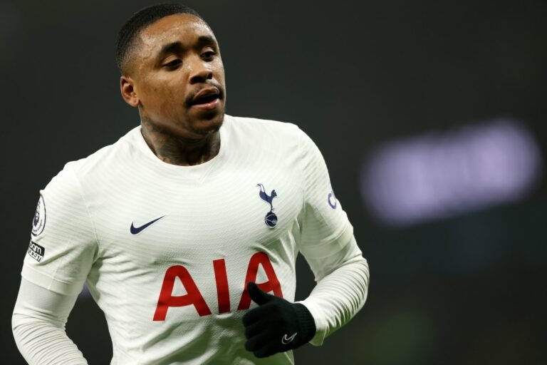 Saída de David Neres abre espaço para nova contratação no Ajax