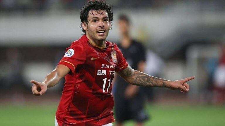 Ricardo Goulart chegará ao Santos e terá o seu fisioterapeuta particular, diz jornalista