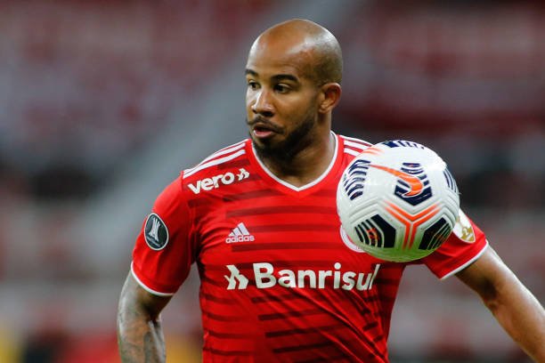 Patrick começa a seguir o São Paulo nas redes sociais e aumenta rumores sobre transferência