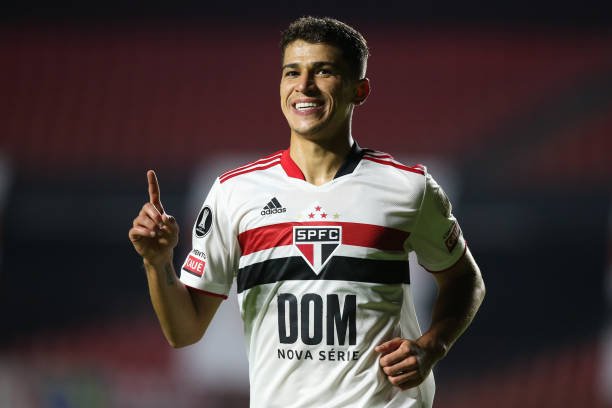 Fora dos planos do São Paulo, Vitor Bueno recusou negociação com o Botafogo