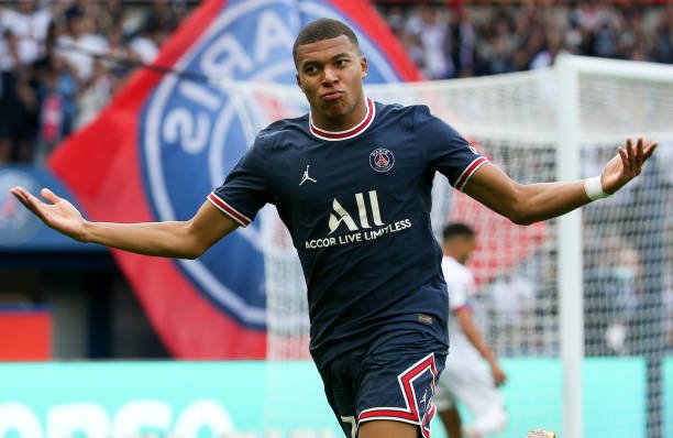 Mbappé acerta com Real Madrid para próxima temporada e será o jogador mais bem pago do mundo