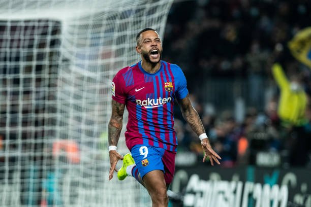 Ajax monitora situação de Depay no Barcelona, diz site