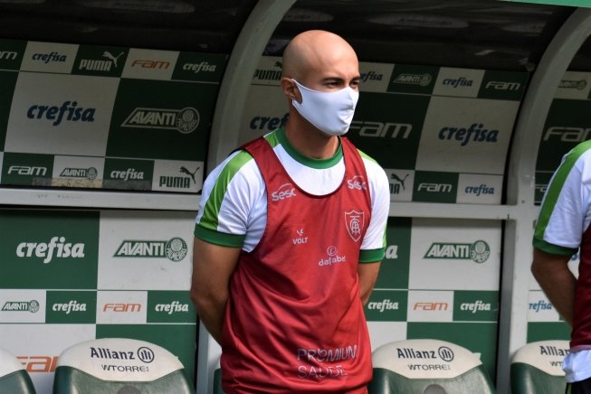 Inter anuncia novo auxiliar técnico permanente para substituir Osmar Loss