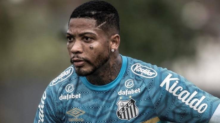 Com apenas especulações, Marinho segue na Santos