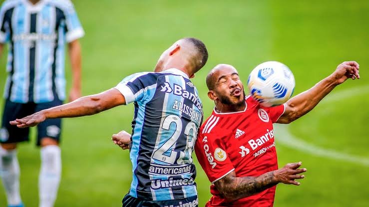 Alisson ameniza rivalidade com Patrick pelo Gre-Nal: “Ficou dentro de campo”