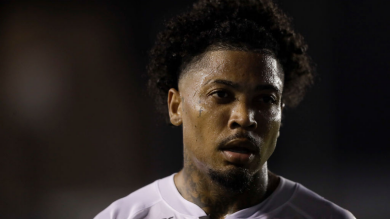 Novo reforço do Flamengo, Marinho chega ao Rio nesta quinta