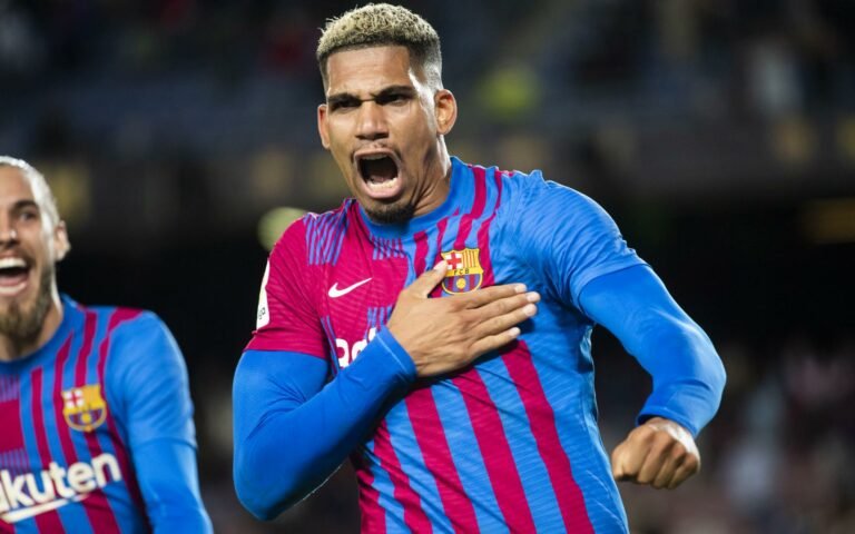 Alvo do Real Madrid, Ronald Araújo recusa proposta de renovação do Barcelona