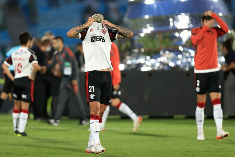 Ex-auxiliar revela ‘clima de velório’ no vestiário do Flamengo após final da Libertadores