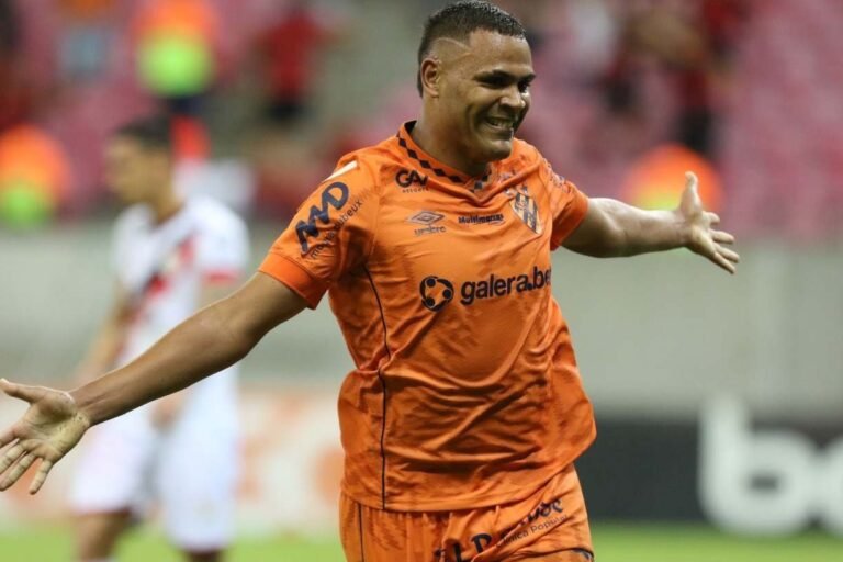 São Paulo fez sondagem pelo atacante Mikael, do Sport