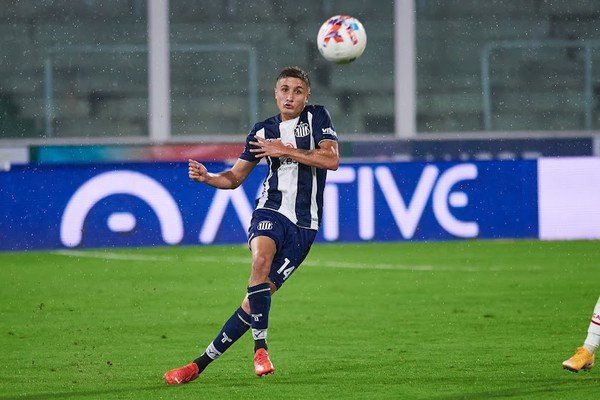 Inter não faz nova investida, e lateral do Talleres acerta com clube espanhol