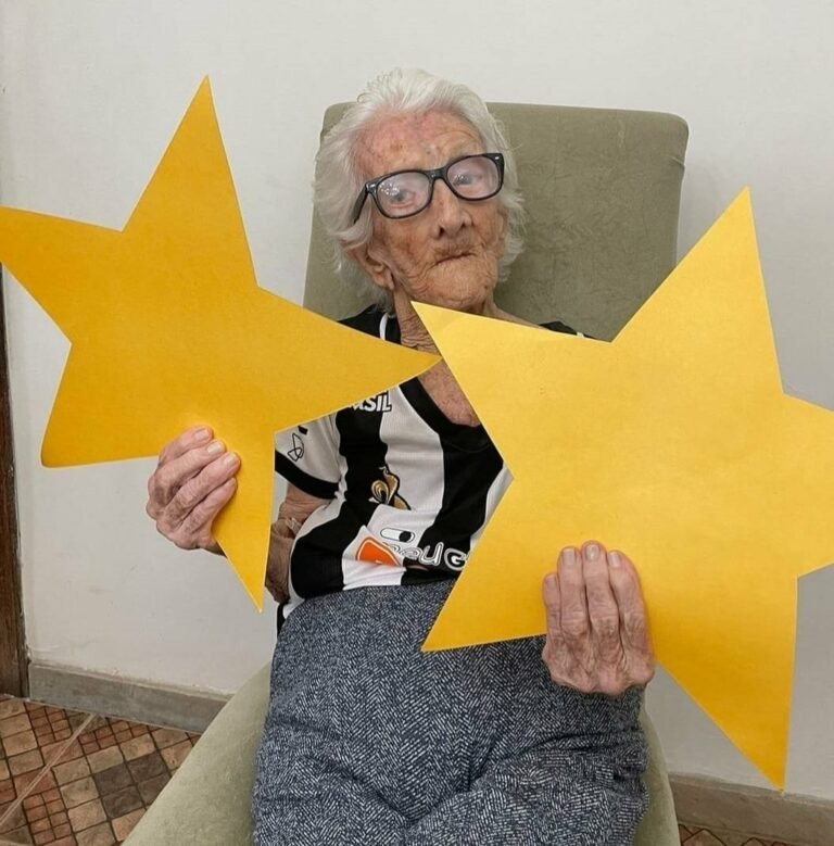 Símbolo da torcida alvinegra, Vovó do Galo morre aos 101 anos; Clube se pronuncia