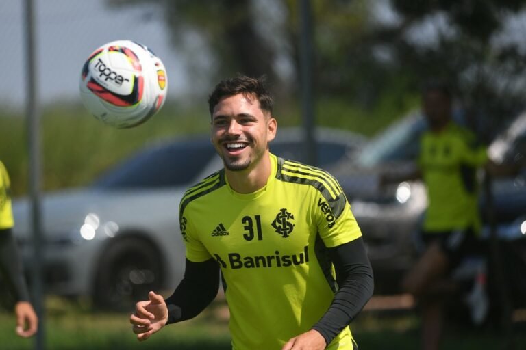 Cruzeiro cede percentual de Maurício ao jogador para sanar dívida