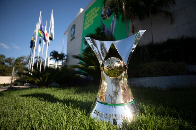 Clubes derrubam restrição de demissão de técnico na Série A do Brasileirão