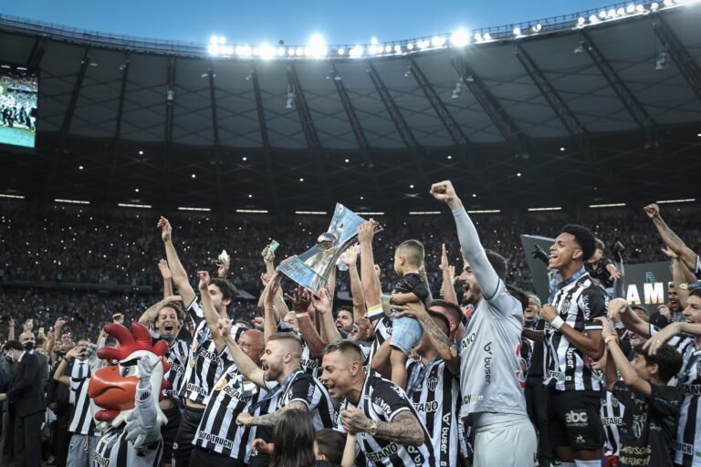 Atlético Mineiro garante bônus milionário com Libertadores, Copa do Brasil e Supercopa