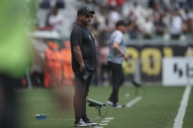 Turco Mohamed fala sobre sua adaptação ao futebol brasileiro