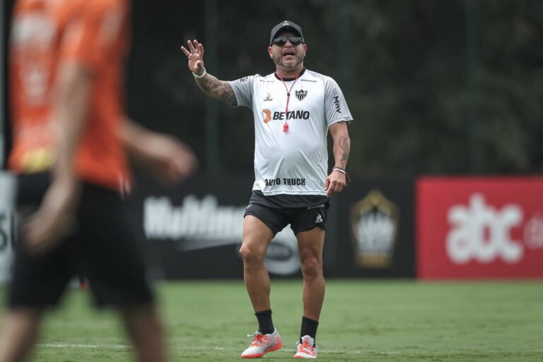 Atlético encerra preparação para clássico mineiro e busca manter invencibilidade de 6 anos