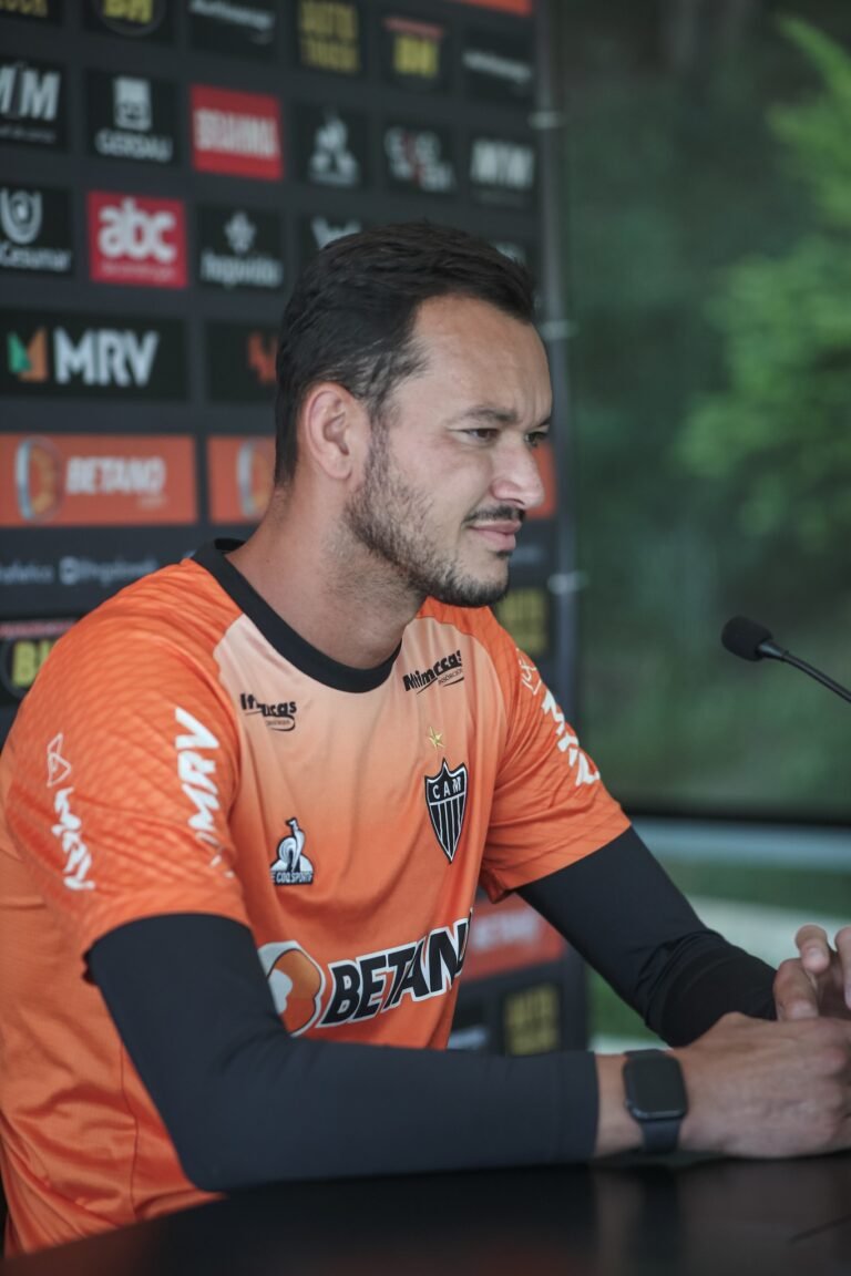 Réver comenta decisão do Atlético em viajar sábado para a Supercopa: “vai ser o melhor pra nós”