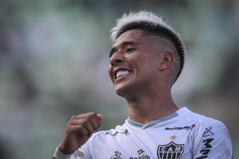 Zaracho é eleito revelação do ano pela Rádio Itatiaia