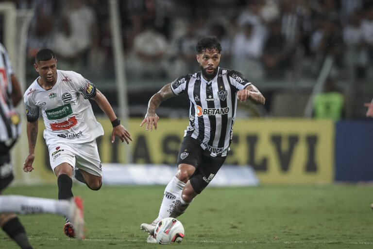 Otávio fala sobre sua estréia pelo Galo e jogo difícil diante o Athletic