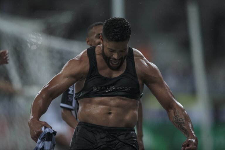 Hulk atinge a marca de 40 gols com a camisa do Atlético Mineiro