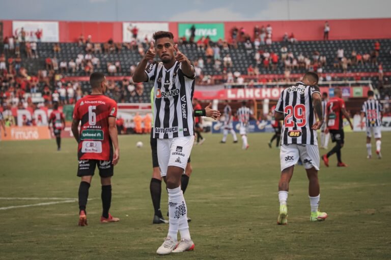 Fábio Gomes fala sobre gol da vitória diante o Pouso Alegre