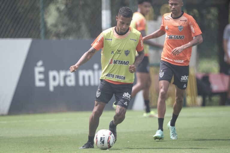 Tchê Tchê, do Atlético Mineiro, desabafa após ataques ao ônibus do Grêmio