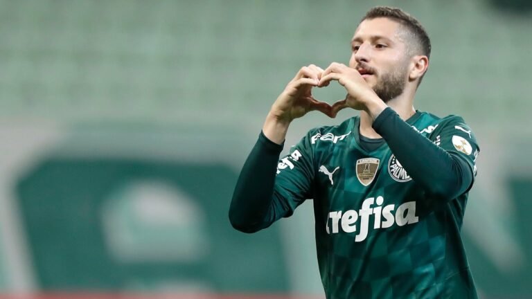 Volante do Palmeiras, Zé Rafael critica ataques ao ônibus do Grêmio