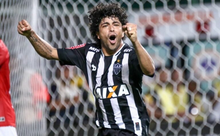 Santos encaminha contratação do atacante Luan, ex-Atlético-MG