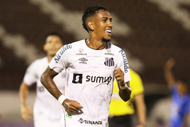 Destaque do Santos na Copinha, Rwan é relacionado para jogo contra o São Bernardo