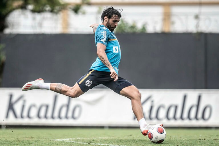 Liberado! Goulart aparece no BID e estreia pelo Santos contra o Corinthians