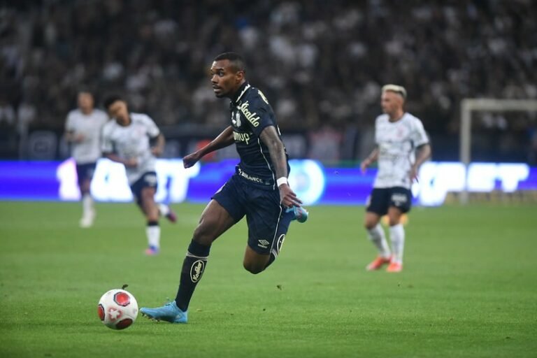 Lucas Pires aquece a briga na lateral esquerda, e pode provocar mudanças no meio-campo do Santos, entenda