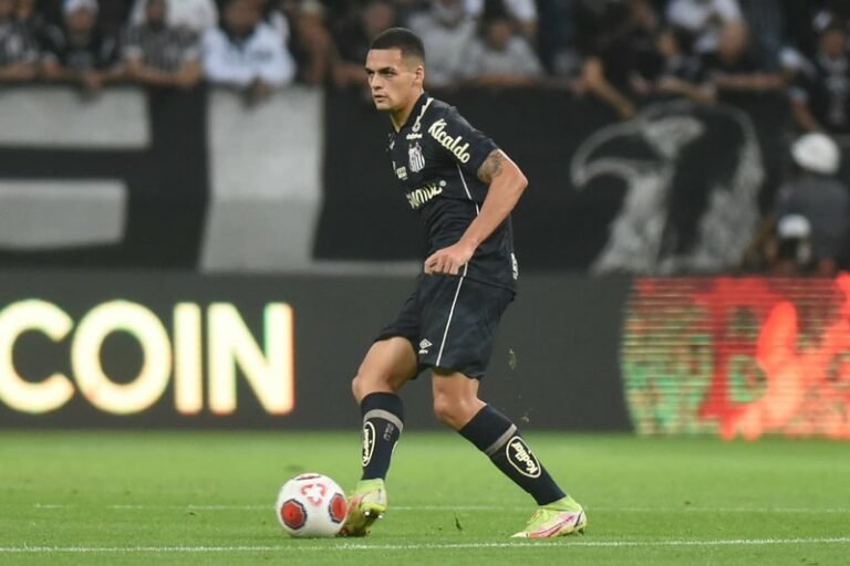 Kaiky projeta duelo contra o Guarani e exalta parceria com Bauermann: “Boa apresentação”