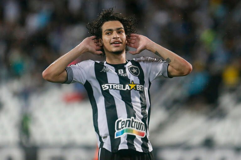 Real Madrid, Porto e Benfica monitoram joia do Botafogo