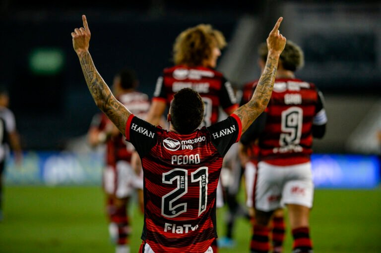 Palmeiras planejou pagar 20 milhões de euros por Pedro, mas Flamengo recusou