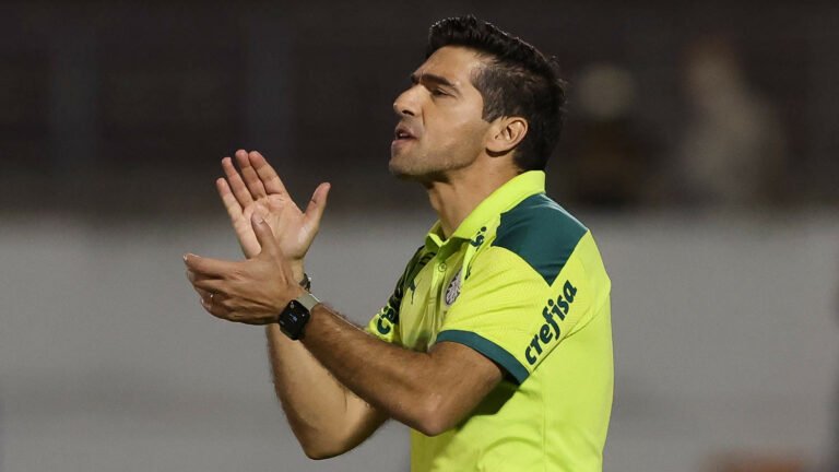 Abel Ferreira destaca raça dos jogadores em jogo contra o Athletico-PR