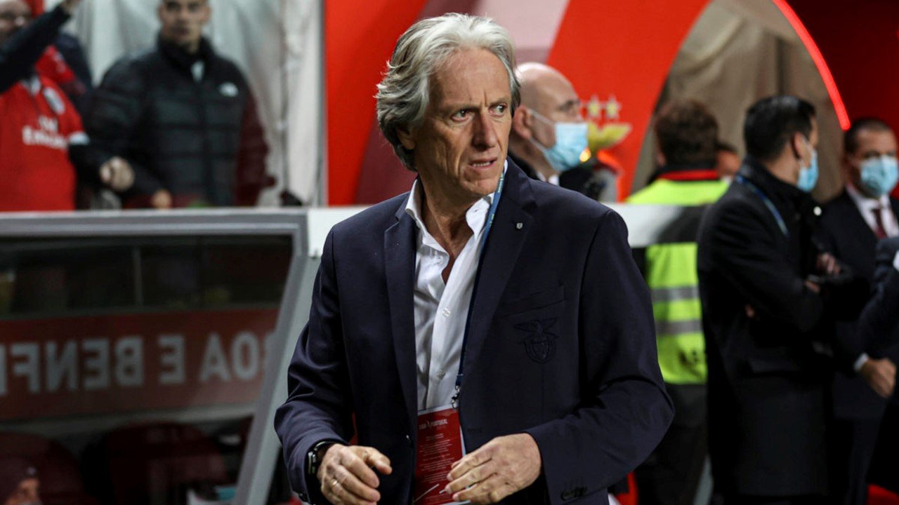 Intermediário de Jorge Jesus marca reunião com Corinthians após consulta