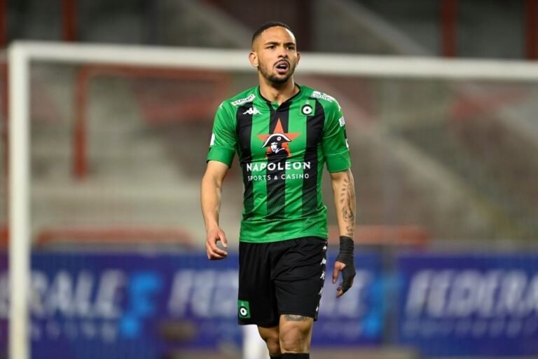 Atlético Mineiro planeja fazer oferta por Vitinho, afirma jornalista