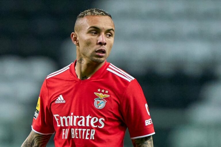 John Textor confirma tentativa de contratação de Everton Cebolinha