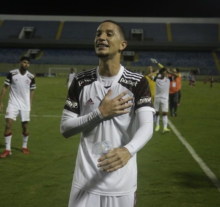 Flamengo acerta venda de Kayque Soares para clube dos Emirados Árabes
