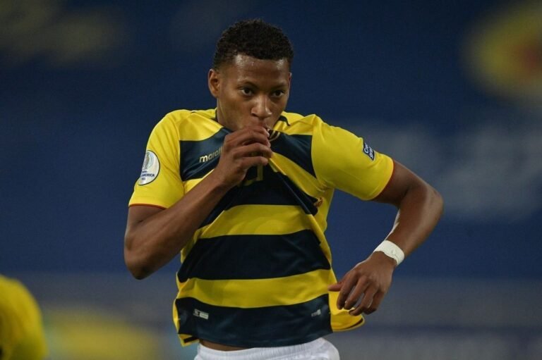 Flamengo monitora equatoriano como alternativa a Everton Cebolinha