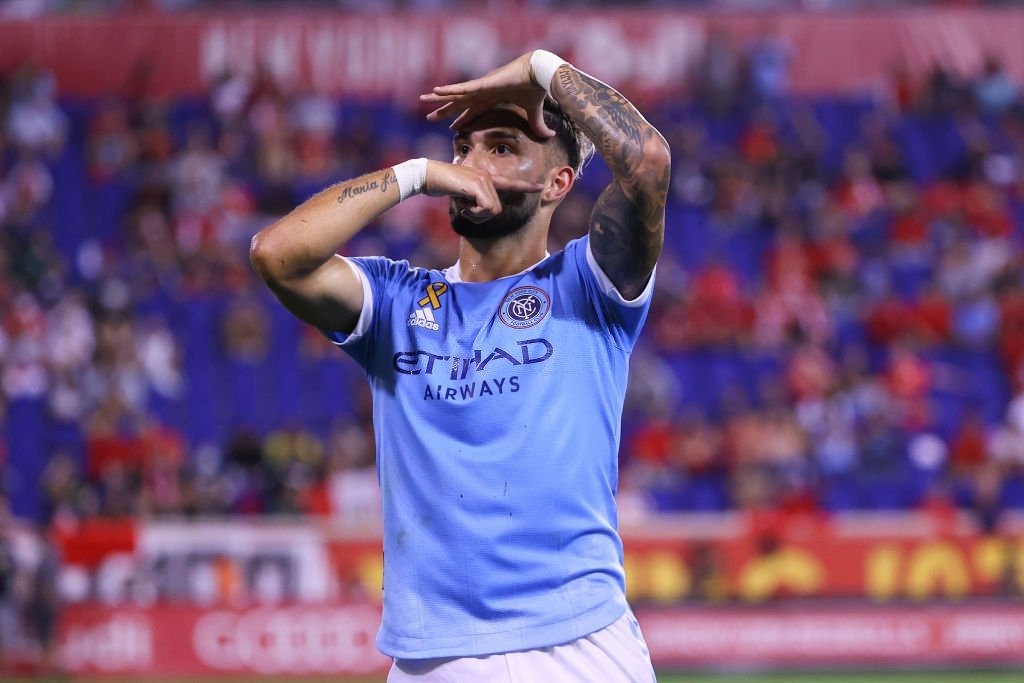 Palmeiras prepara nova proposta por Taty Castellanos; Inter segue na briga