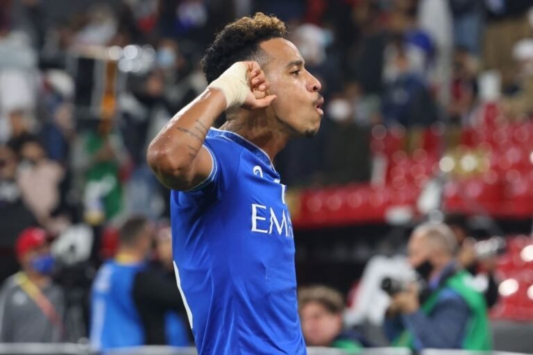 Al-Hilal goleia Al-Jazira e irá enfrentar o Chelsea na semifinal do Mundial