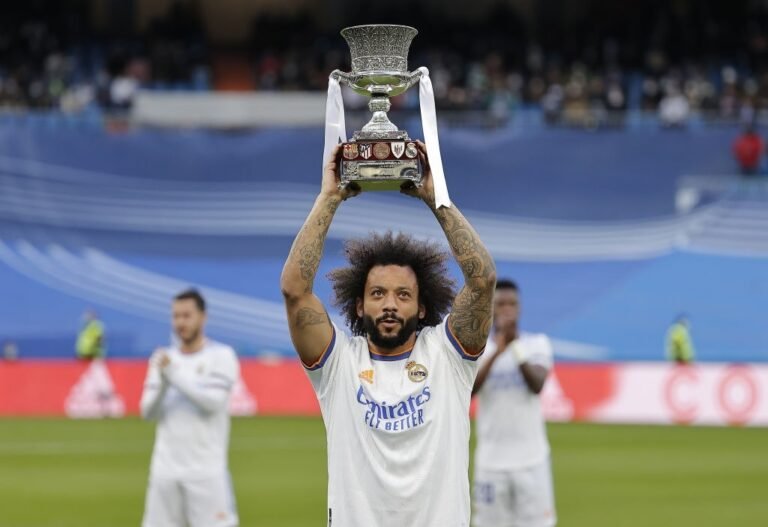 Marcelo quer se aposentar no Real Madrid e virar modelo de cuecas, diz jornalista
