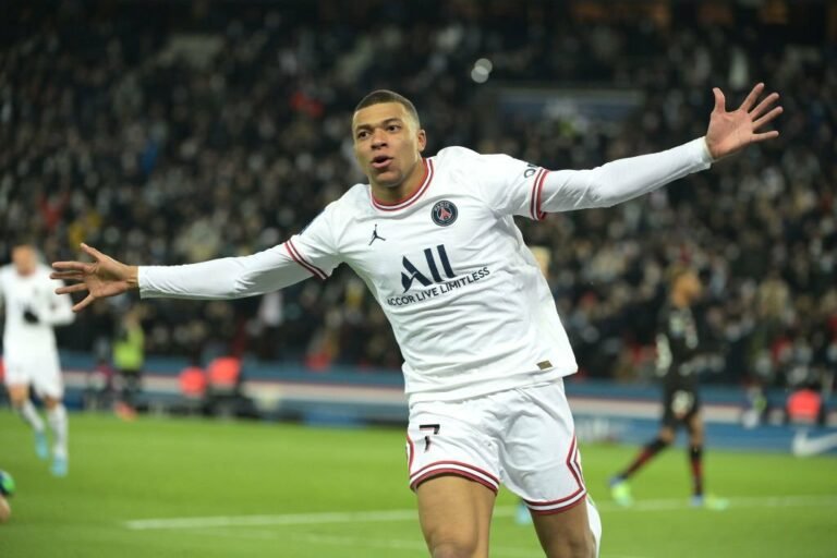 Real Madrid trata chegada de Mbappé como iminente, diz jornal