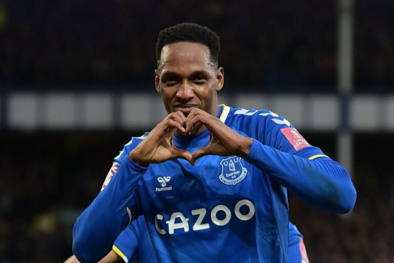 Yerry Mina é oferecido ao Flamengo; Paulo Sousa aprova sua contratação