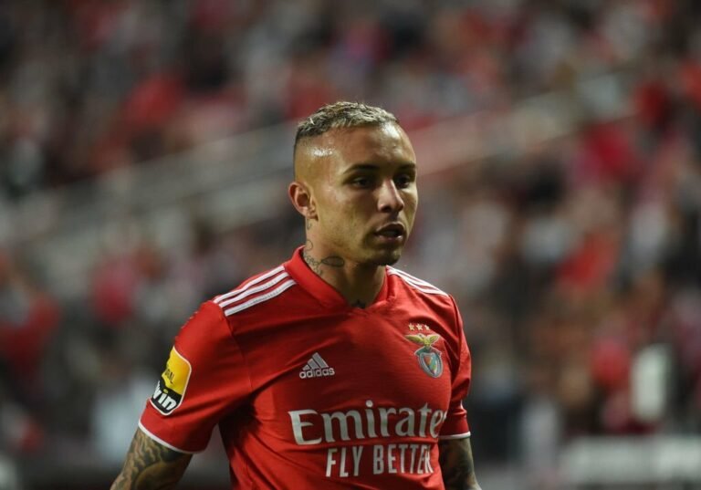 Flamengo desiste de contratar Everton Cebolinha e define novo alvo