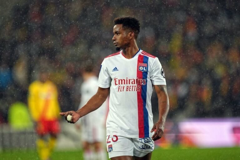 Flamengo intensifica conversas com Lyon para contratar Thiago Mendes