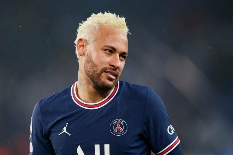 Chefão da MLS não se empolga com desejo de Neymar: “Se não respeitar, não queremos”